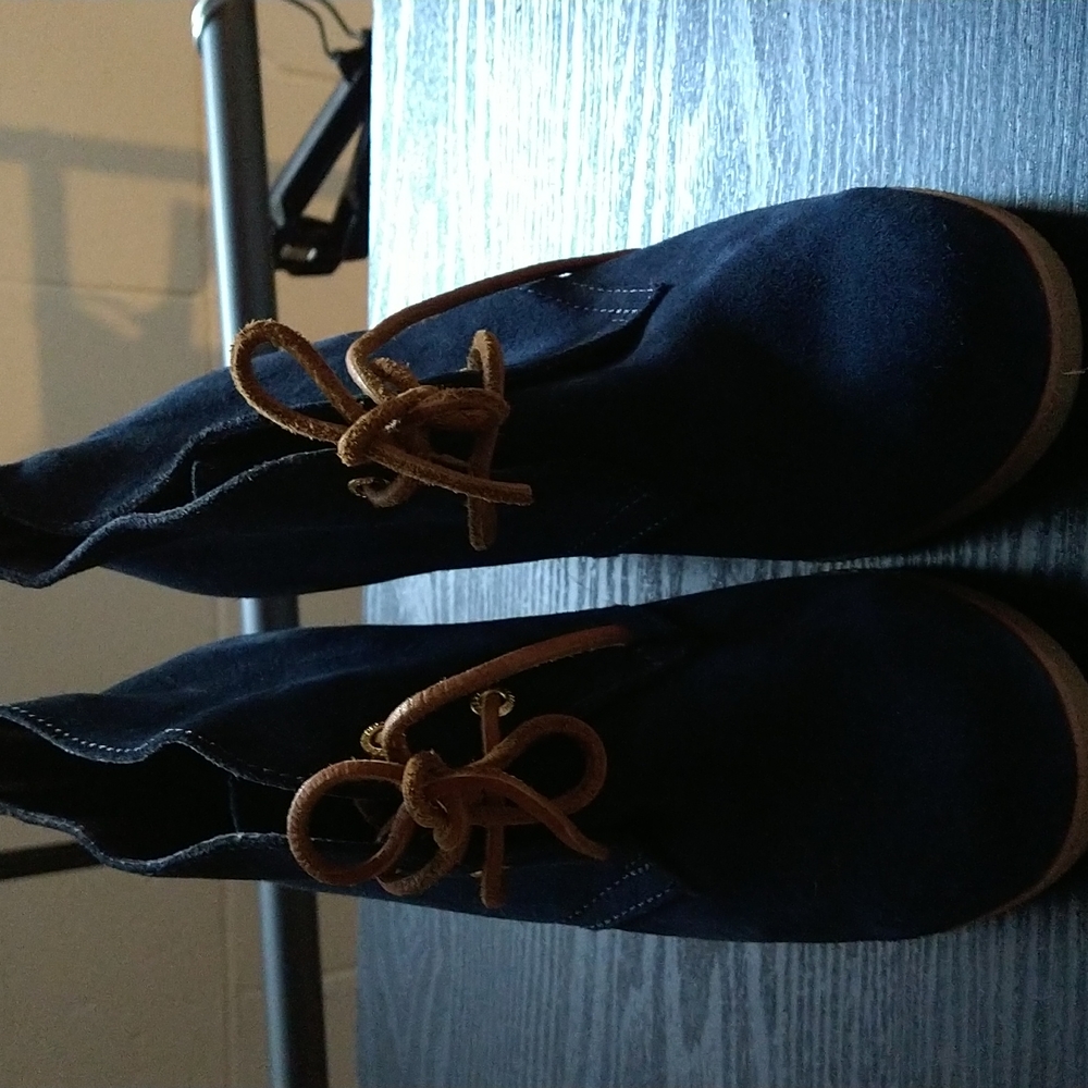Shoes - Picture 3 of 7